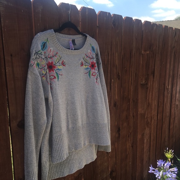 Flower long sleeve 🌵 - Picture 2 of 3